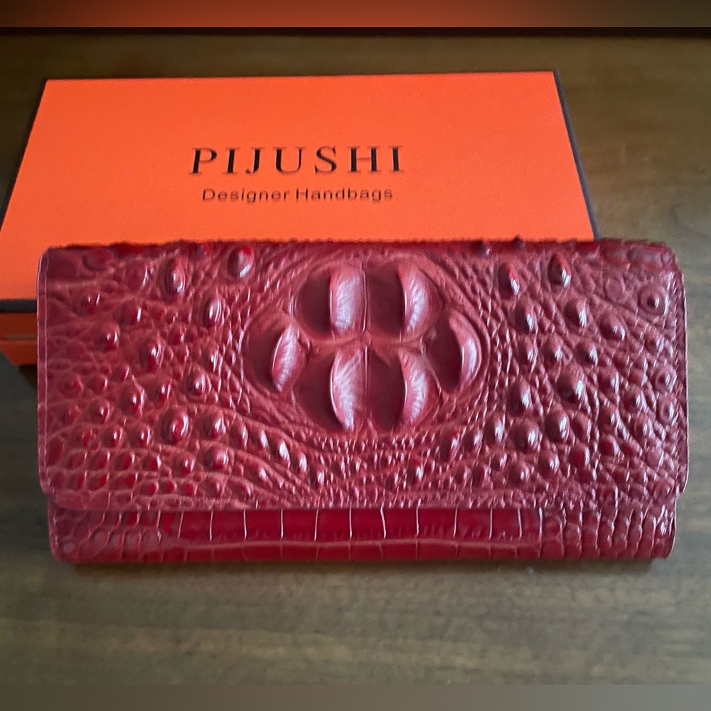 Pijushi wallet